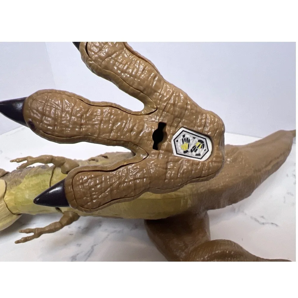 Mattel Jurassic World Extreme Damage Tyrannosaurus Rex T-Rex‎ Dinosaur Figure